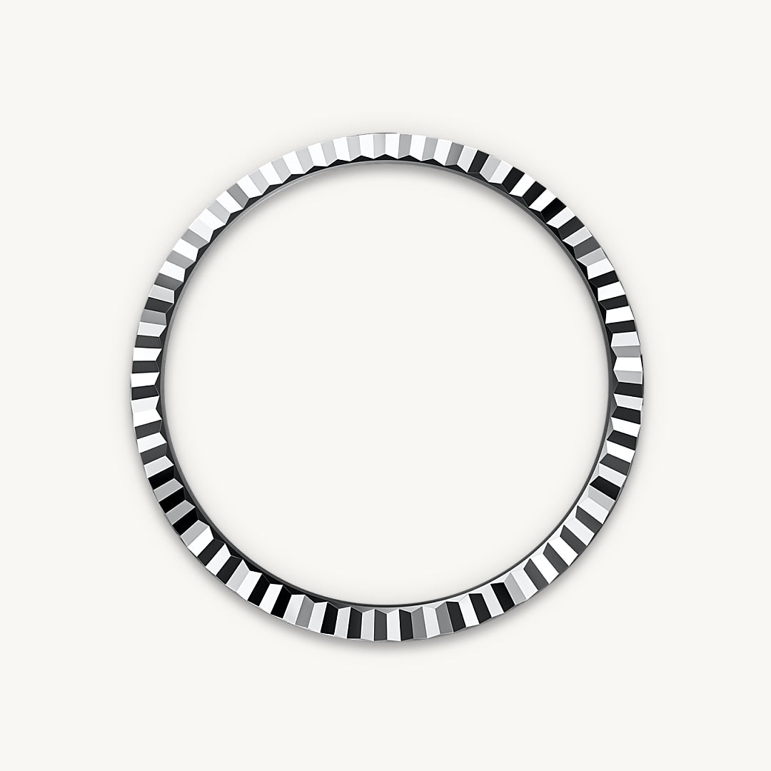 Fluted bezel